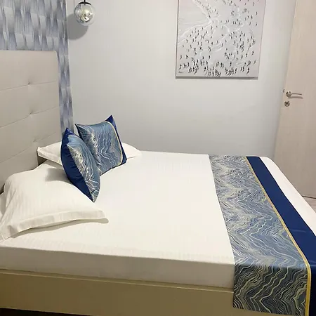 Sea Breeze 2 Apartment